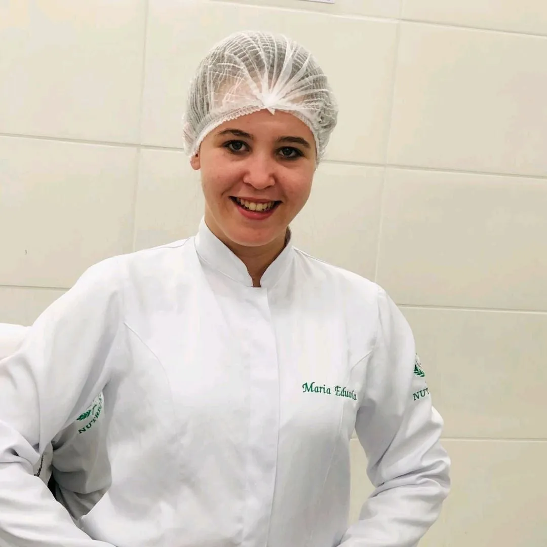 Eduarda Castro, nutricionista, de dólmã branco